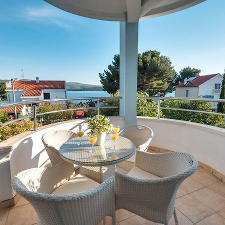 Villa Croatica Apartments Zaboric Bagian luar foto