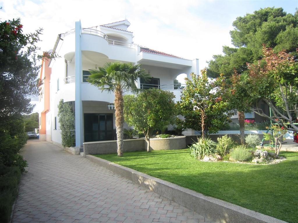 Villa Croatica Apartments Zaboric Bagian luar foto