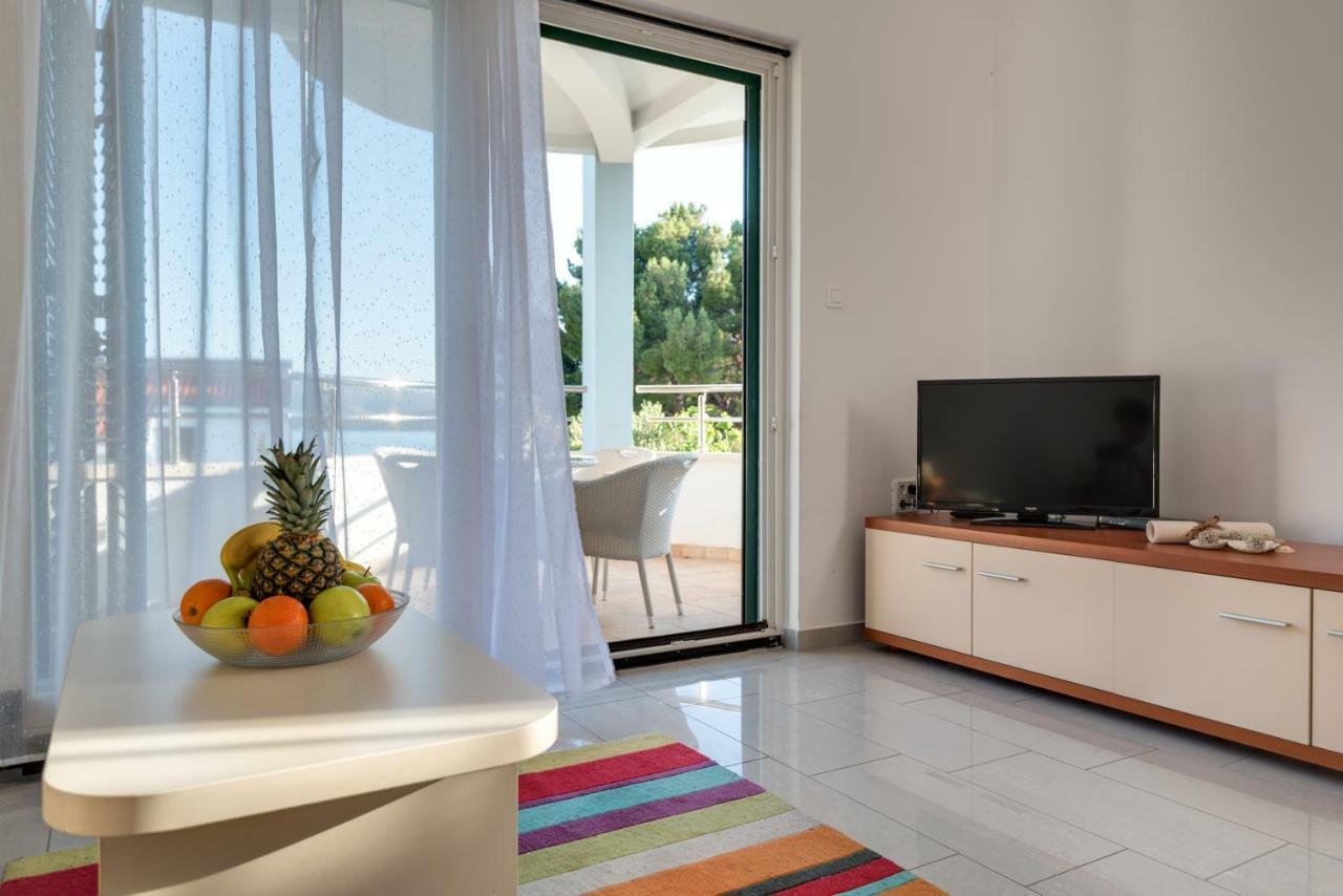 Villa Croatica Apartments Zaboric Bagian luar foto