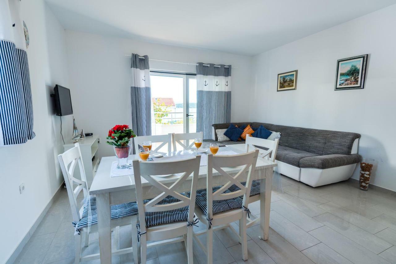 Villa Croatica Apartments Zaboric Bagian luar foto