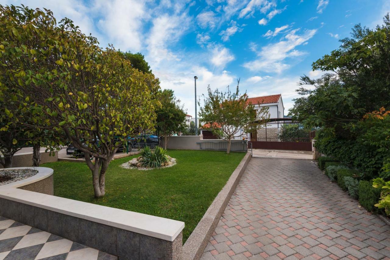 Villa Croatica Apartments Zaboric Bagian luar foto