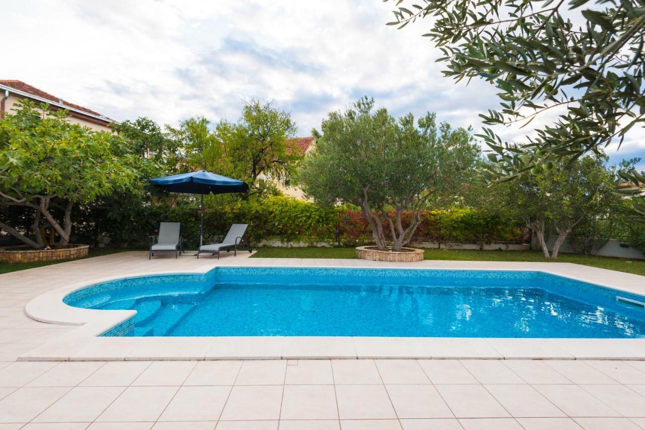 Villa Croatica Apartments Zaboric Bagian luar foto